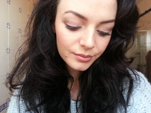 Perfect look for both day and night time. With a subtle, light finish, this look can be achieved by anyone. For the tutorial please go here.
http://youtu.be/NuoZGJ8QPDk