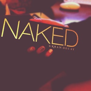 My amazing and essential eye shadow palette; The Urban Decay Naked Shadows. xoxo Anh