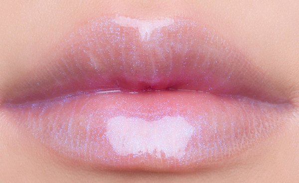 Lip gloss scuba is gorgeous and is giving me all the summer feels