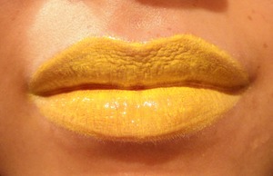 http://lizzielovesmakeup.blogspot.com/2012/01/yellow-lips.html