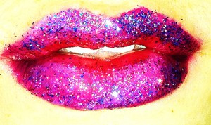 sparkly fading lips