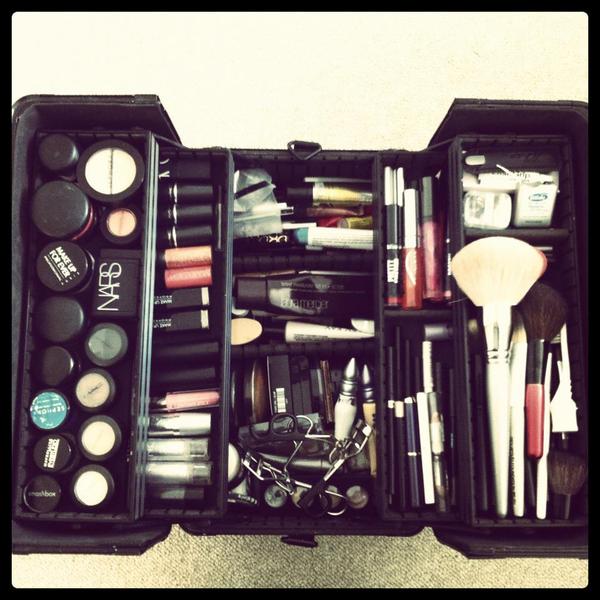 My Makeup Box | Raisa J.'s (TheMakeupwhoreder) Photo | Beautylish
