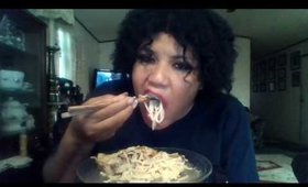 Eating noodles and chicken/ how to used chop-stix/ Mukbang/ASMR