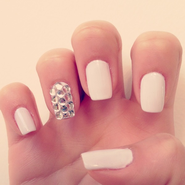 glamorous-nails-bruna-v-s-photo-beautylish