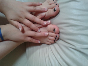 I was bored so I painted my nails. Tell me what you think abou them :) K thanks