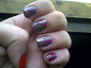 this ones, are with paper glued to my nails