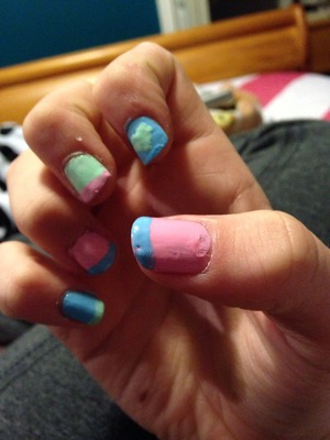 I did these cute but simple spring-pastel nails!!
