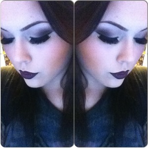 follow my instagram! @amanduh29 
red cherry lashes 107 and 138
macs lipliner nightmoth