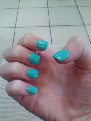 Tiffany-blue gel nails.