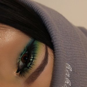 I tried to be creative and come out with colorful looks. 💙 my Instagram is Cindysotomua (: 