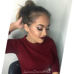 She wears this look so well! Dark lips look GORGEOUS on her and they are in trend!! 😍She is Flawless! 💋GET THE LOOK!!!#LeannaSewardMua


Eyes: Urban Decay Naked 2 Palette , MakeupGeek eyeshadows in Cocoa Bear,Mocha and Frappé 
Highlight/Blush: Gerardcosmetics highlighter in Audrey, MAC blushes in Peaches and mineralize blush in Love Joy.

Lips: My FAVORITE LIPSTICK!! 💄Colourpopcosmetics Ultra Matte Lipstick in "Lax"