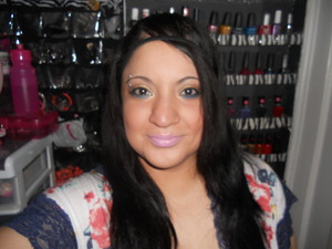 naked palette look with pop of blue 