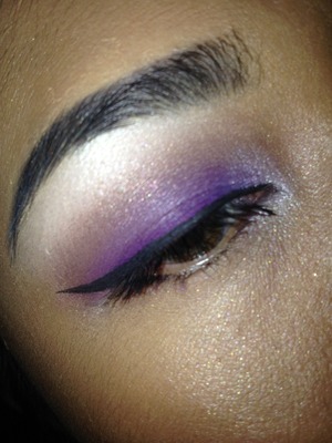 Poison Plum (on lid), Cork (on crease), Vanilla (highlight), Ricepaper (highlight), Blacktrack and Plushlash.