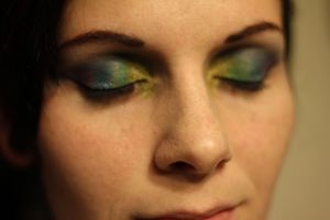 Shimmery Gradient (yellow - green - blue - purple) - detail