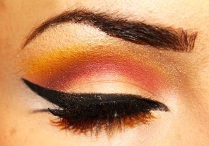 Dramatic Eyeliner Orange. More at Www.SaraAshouri.com ! 