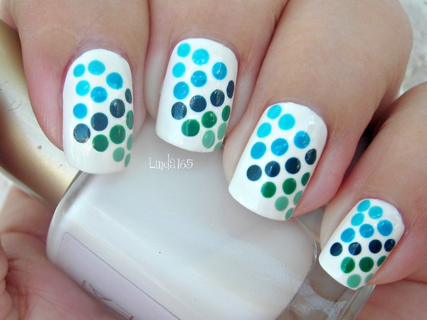 Blue to Green Gradient Dots | Iliana S.'s (linda165) Photo | Beautylish