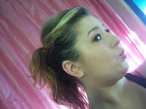 http://mindbodybeauty.blogspot.com/2012/06/15-breezy-bronze-face-makeup.html