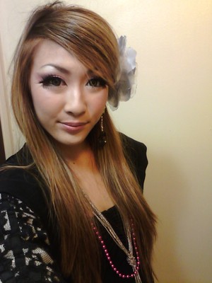 SHIBUYA LOVERS NIGHT look
Fluttery eyes for a Valentine event~
2012.2.11
After the event... 