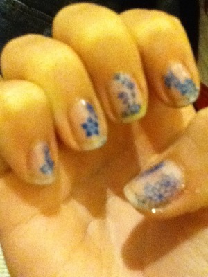 I did nail art yay btw the blue polish was in the stamping kit. 