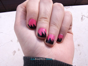 nail laquer by kiko
#275 (black)
#282 (pink coral)
#200 (transparent)