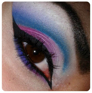 I used a bright pink Kiko eyeshadow for the pink :)  it's not on the drop down list sorry! x