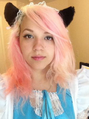 Went to the last day of Nashicon in a maid dress and kitty ears X3 everyone though I was alice though