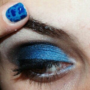 You can find this tutorial on: www.smilewithmakeup.blogspot.com