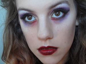 Vampire Makeup Tutorial
http://www.youtube.com/watch?v=uX1XoI-ggts