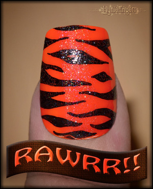 The tiger goes RAWR!!