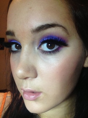 Playing around with purple eyeshadow and huge lashes 