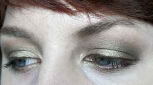 This look was created with Archer eyeshadow from Pumpkin and Poppy's One Ring collection, a close dupe of Urban Decay's Maui Wowie without the glitter. 

I used Shire eyeshadow (golden olive w/ copper duochrome) in the outer v (from the same collection) as well as Lockbearer cream eyeshadow to blend out the upper crease softly (rust copper). 

Shop Pumpkin and Poppy Cosmetics:
http://www.artfire.com/ext/shop/studio/pumpkinandpoppy