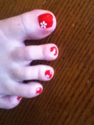 Cute and easy toe nails