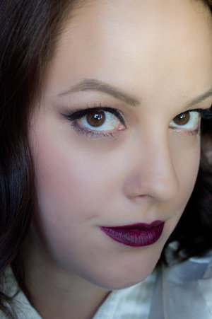 Bought the new Nyx Simply Vamp in Bewitching, so I thought "why not do a really vampy fall look?!" And so, here it is!