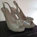 Vince Camuto 