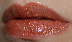 Milani Haute Flash Full Coverage Shimmer Lipgloss in Golden Flash
