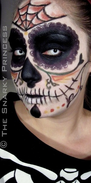 Dia de los Muertos Day of the Dead Sugar Skull Look
Halloween 2010 Inspirations

http://snarky-princess.com/2010/10/30/get-the-look-dia-de-los-muertos-day-of-the-dead-sugar-skull-makeup-tutorial/