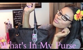 Whats In My Purse *UPDATED*