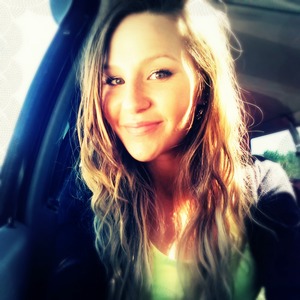 Sittin' in the bright sunlight <3 Love the sun and it gives pictures the most beautiful glow!!