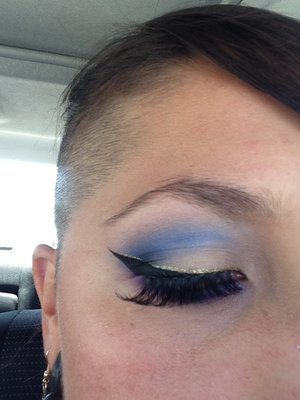 blue crease w/black and gold liner