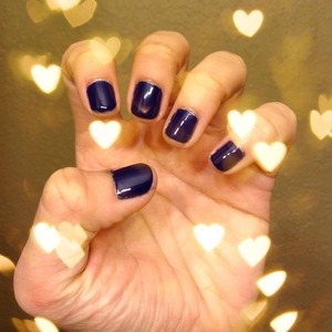 #TBT to when I painted my nails this beautiful navy blue! 
