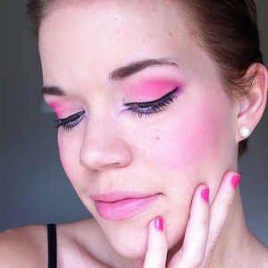 This look is only in pink and purple colours!