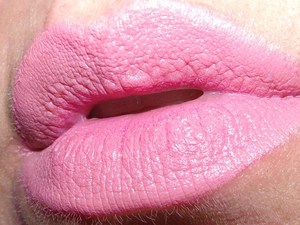 Obsessive compulsive cosmetics lip tar in Femme