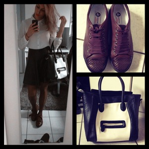 My outfit of today, it-bag, leather skirt, white blouse and Lanvin sneakers