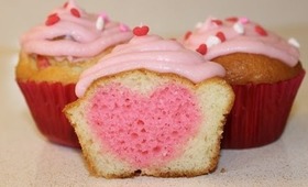 ❤ Valentines Day Heart Filled Cupcakes ❤