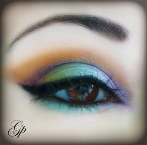 Tutorial of this look here: http://fromvirtuetovicemakeup.blogspot.it/2014/08/sunset-colors-snapshot-palette-tutorial.html

Bright sunset-inspired makeup ft. Sleek palette Snapshot

Products not mentioned:
- Sleek iDivine palette in Snapshot
- L'Oreal gel intenza eyeliner in Black
- Nabla Velvetline in Bombay Black