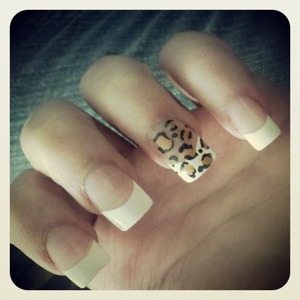 French manicure & leopard 