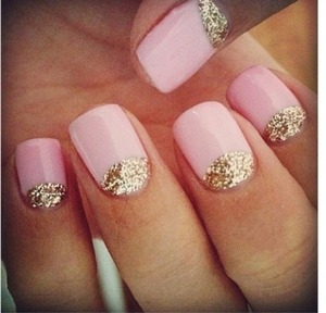 I'm in love with these nails, but there not mine. 