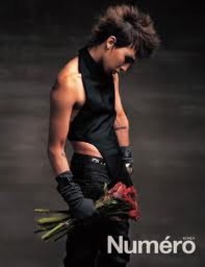 Gdragon breathtakingly sexy