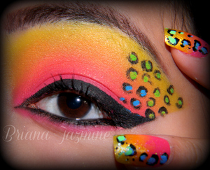 Got these nails from my good friend Tiffany G., well I decided to create the same look on my eye! Hope you all like it! =)