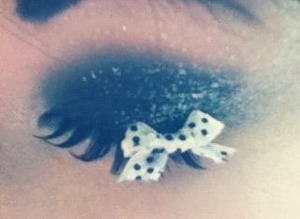 Cute glitter bow makeup